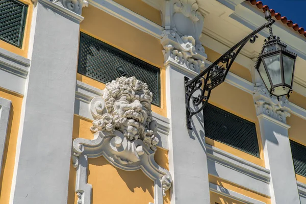 Close Historische Gebäude Fassade Mit Architektonischen Dekorationen Lissabon — Stockfoto
