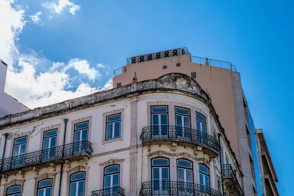 Büyük Pencereler Ile Bina Tuğla Cephe Dış — Stok fotoğraf