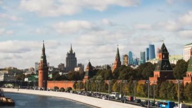 Tarihi Merkezi Moskova Merkezi kremlin ve trafik sıkışıklığı ile görünümünü Tiltshift Timelapse