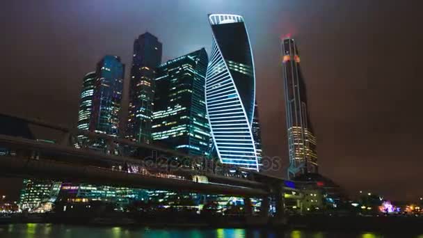 Небоскрёбы International Business Center City в ночное время, Москва, Россия — стоковое видео