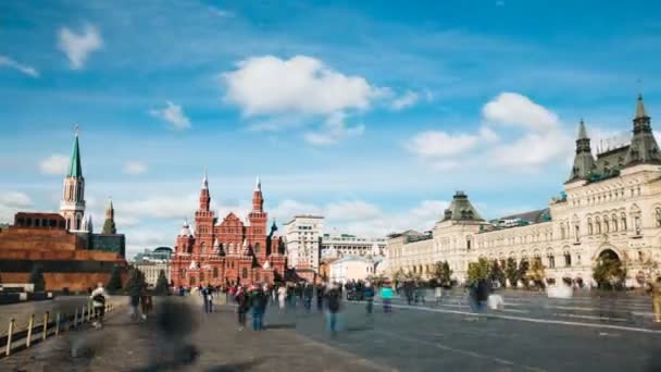 Moscú, Rusia, 22 de septiembre de 2016: Torre del Kremlin, museo histórico y tienda cental de la Plaza Roja timelapse en Moscú, Rusia — Vídeo de stock