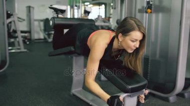 Sportif kadın spor merkezi yapıyor