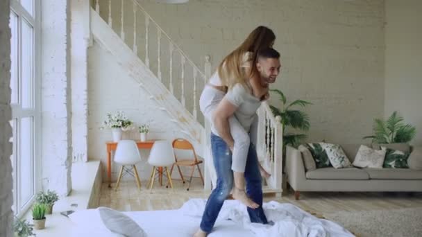 Dansen op bed