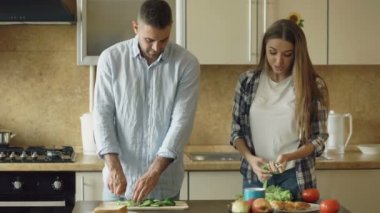 Pişirme birlikte sabahları kahvaltı mutfak eartly mutlu genç Çift