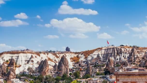 Timelapse weergave van beroemde Goreme village in Cappadocië op moment van de dag in Turkije — Stockvideo