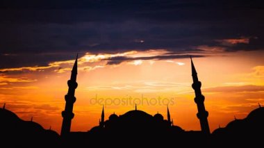 Timelapse ünlü Sultanahmet veya Sultanahmet Camii Istanbul cityscape gün batımında, Türkiye