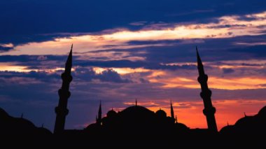 Timelapse ünlü Sultanahmet veya Sultanahmet Camii Istanbul cityscape gün batımında, Türkiye