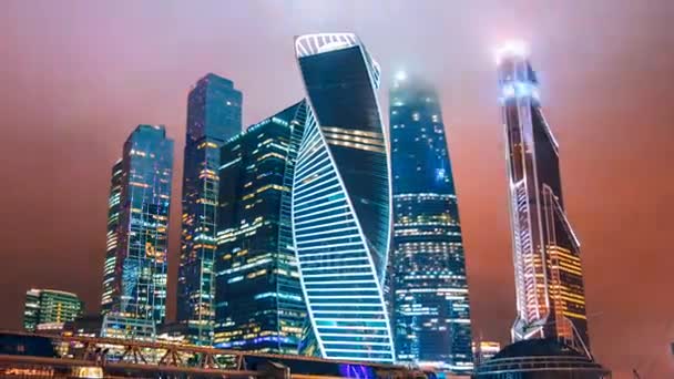 Timelapse e hiperlapso del distrito de negocios internacional de Moscú por la noche — Vídeo de stock