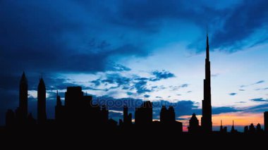 Sunset'teki UAE Dubai Timelapse cityscape siluet