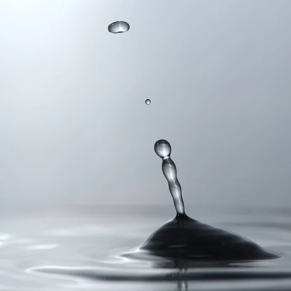 Schöne Wasserspritzer — Stockfoto