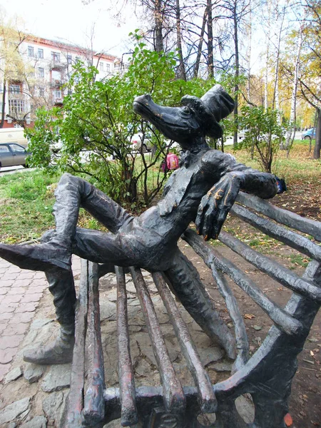 Monumentos incomuns no centro de Izhevsk — Fotografia de Stock