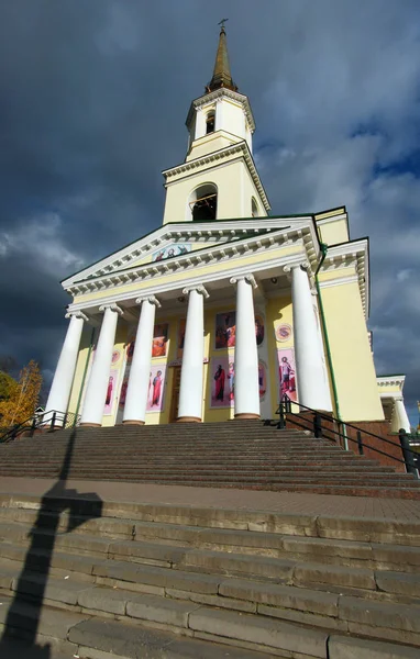 Iglesia ortodoxa en el centro de Izhevsk — Foto de Stock