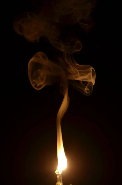 Burning of the filament in the dark — Stock Photo, Image