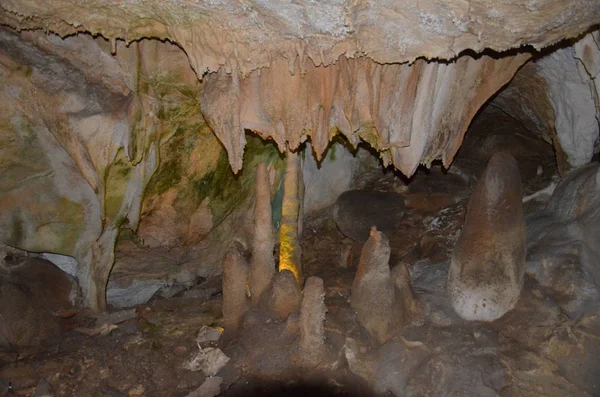 Mammoth Cave na Półwyspie Krymskim — Zdjęcie stockowe