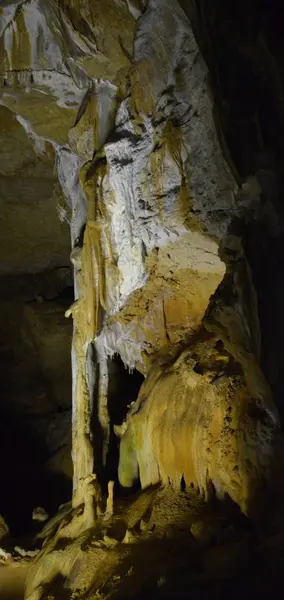 Caverna do Mamute na Península da Crimeia — Fotografia de Stock