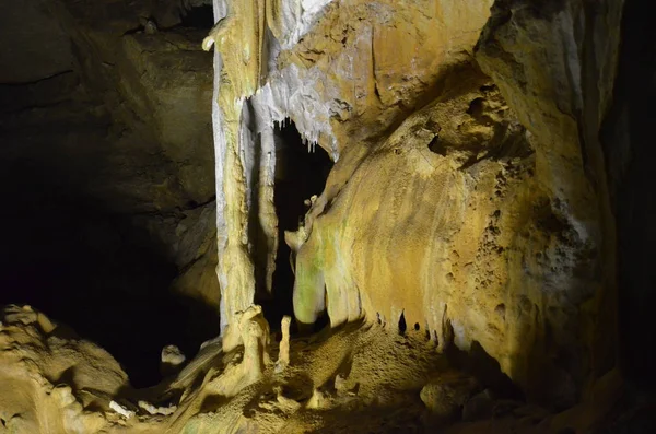 Caverna do Mamute na Península da Crimeia — Fotografia de Stock