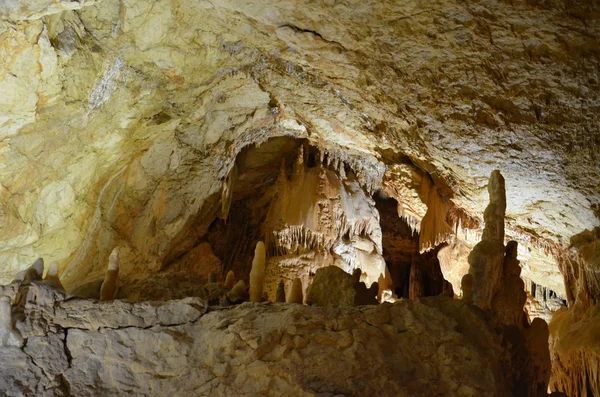 Caverna do Mamute na Península da Crimeia — Fotografia de Stock