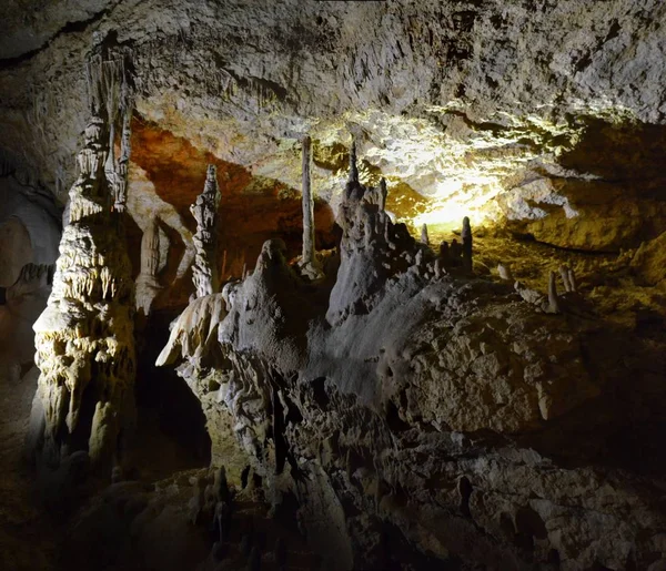 Caverna do Mamute na Península da Crimeia — Fotografia de Stock