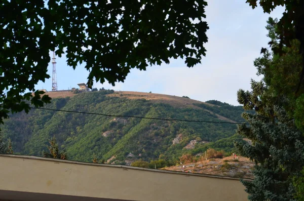 Uitzicht vanaf de berg naar het dorp Masjoek — Stockfoto