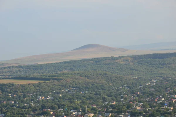 Vista dalla montagna al villaggio Mashuk — Foto Stock