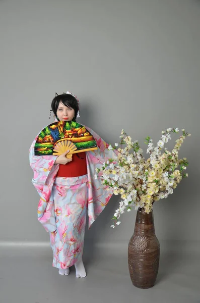 Menina em Yukata — Fotografia de Stock