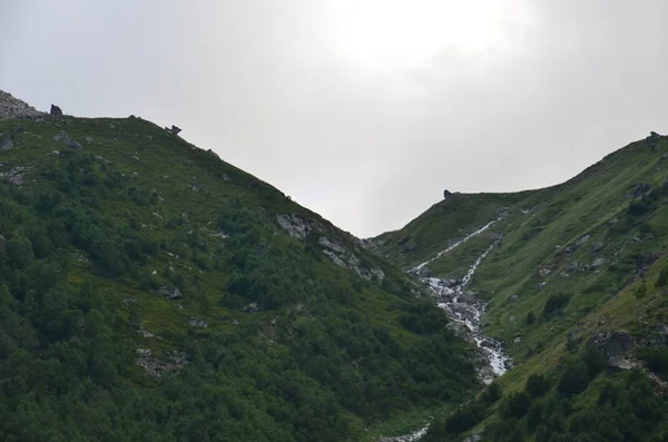 Ai piedi del Monte Elbrus — Foto Stock