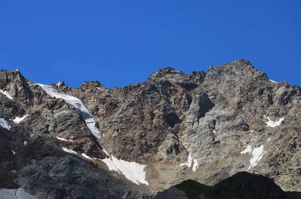 U podnóża Mount Elbrus — Zdjęcie stockowe