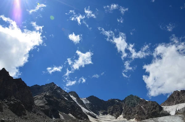 No sopé do monte Elbrus — Fotografia de Stock