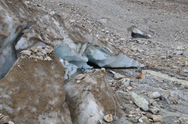 Elbruz Dağı eteklerinde