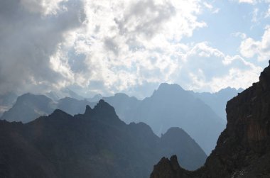 Elbruz Dağı eteklerinde