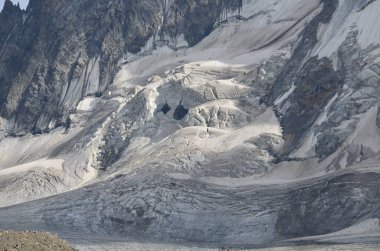 Elbruz Dağı eteklerinde