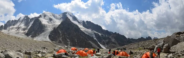 En las estribaciones del monte Elbrus — Foto de Stock