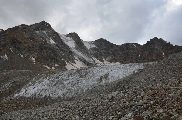 En las estribaciones del monte Elbrus —  Fotos de Stock