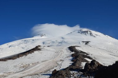 Siste temel kampından Elbruz Dağı