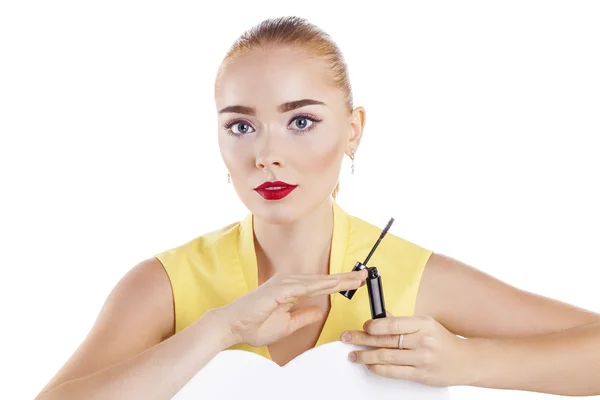Make-up. schöne blonde Frau — Stockfoto