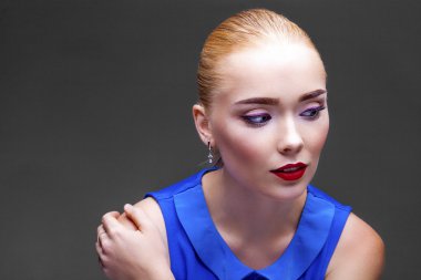 Makyaj. Güzel sarışın kadın