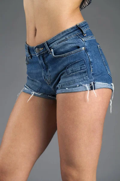 Kroppen del sexiga blå shorts — Stockfoto