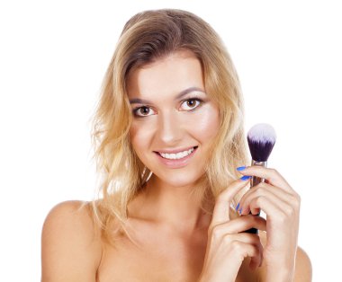 Makyaj. Güzel sarışın kadın