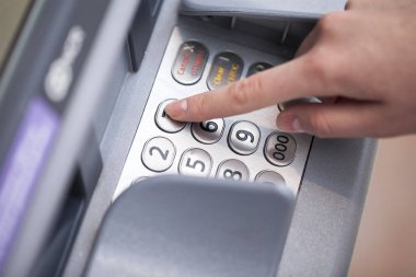 Kadın kolları, Atm