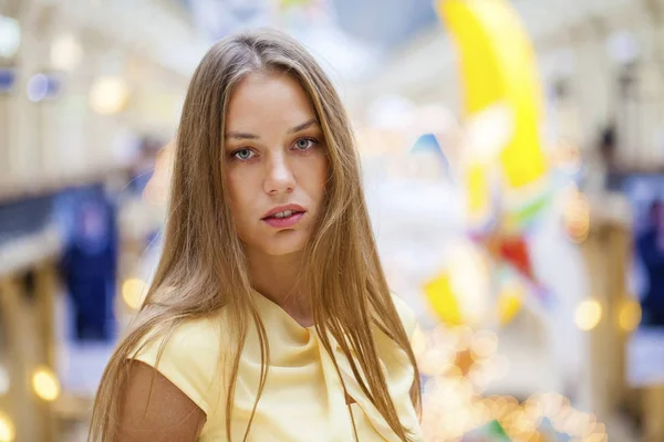 Portrait close up of young beautiful blonde woman — Stock Photo, Image