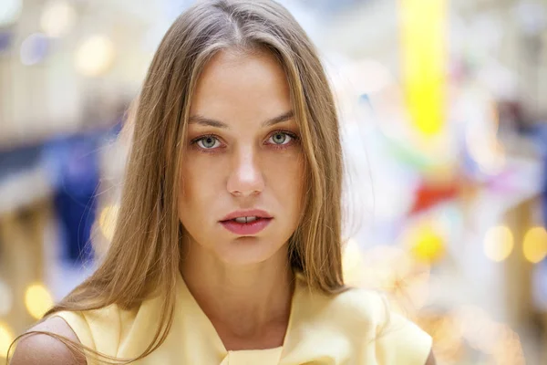 Portrait close up of young beautiful blonde woman — Stock Photo, Image