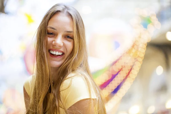 Portrait close up of young beautiful brunette woman — Stock Photo, Image