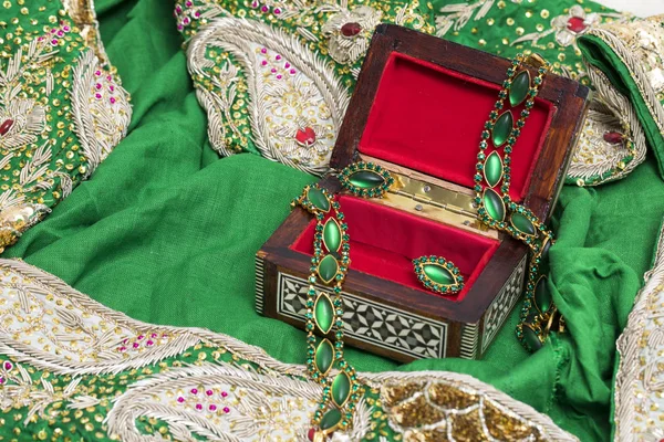 复古珍珠珠宝盒 — 图库照片