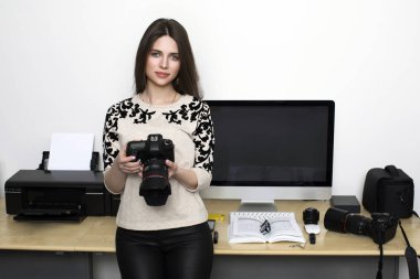 Genç Bayan fotoğrafçı başarılı bir fotoğraf çekimi vardı