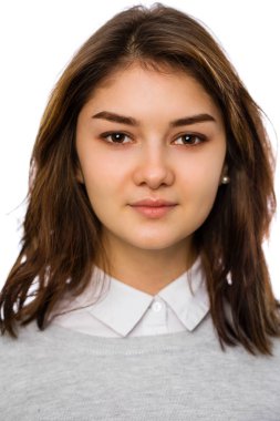 Mutlu güzel esmer kadın