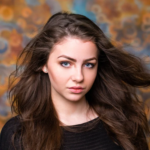 Brunette vrouw haar schoonheid portret — Stockfoto