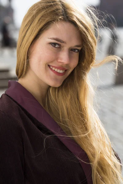 Portrait close up of young beautiful blonde woman — Stock Photo, Image