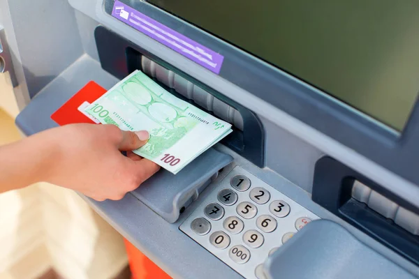 Cash out money at an ATM — Stock Photo, Image