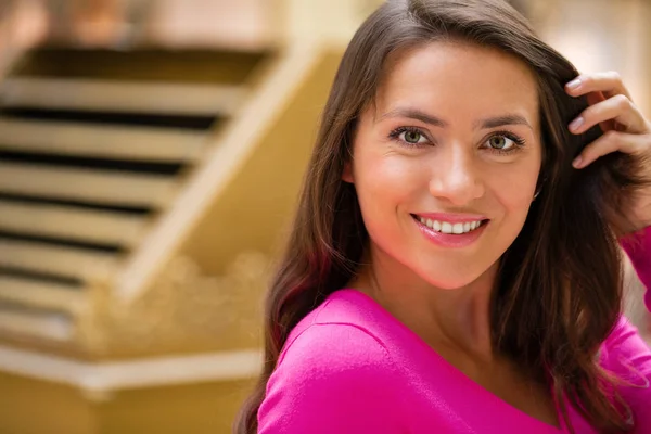 Young brunette woman — Stock Photo, Image