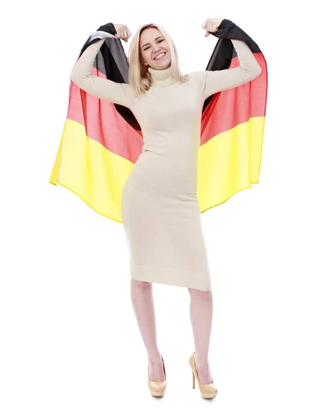 Молодая женщина держит ясный флаг Германии — стоковое фото